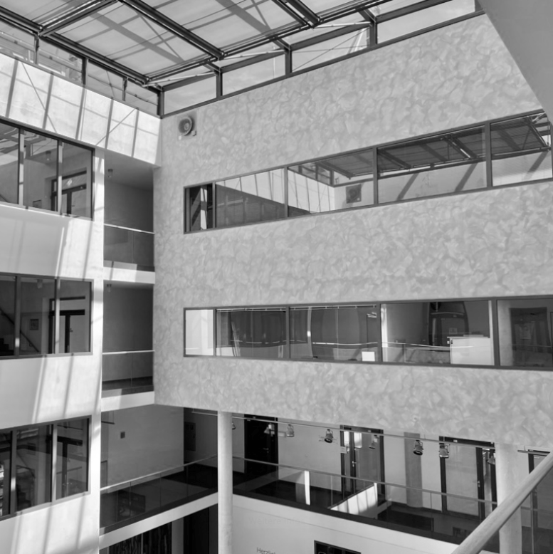 TZL Technik Zentrum Lübeck Sitz von Hypertech Laser Systems innen Copyright Doctare Laser 2025