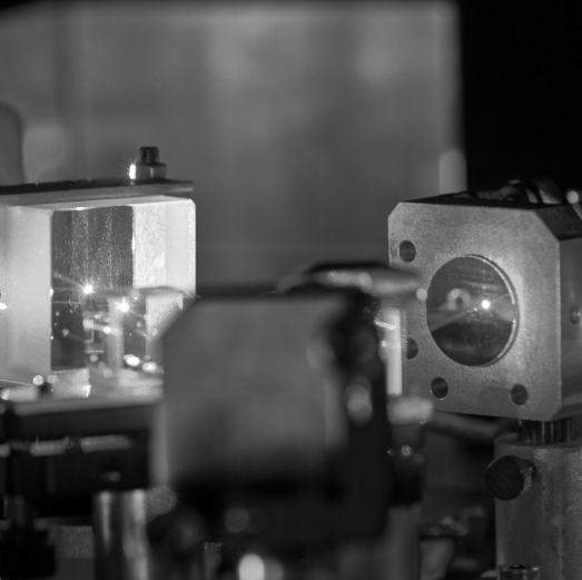 Laserforschung Copyright Vladimir_n Getty Images canva for Doctare Laser 2025